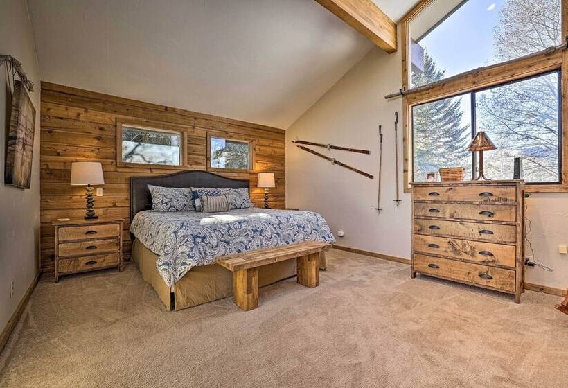 Serene Ski Retreat   3 Miles To Sun Valley Resort!