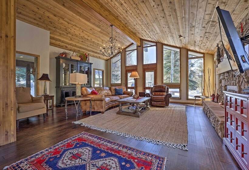 Serene Ski Retreat   3 Miles To Sun Valley Resort!