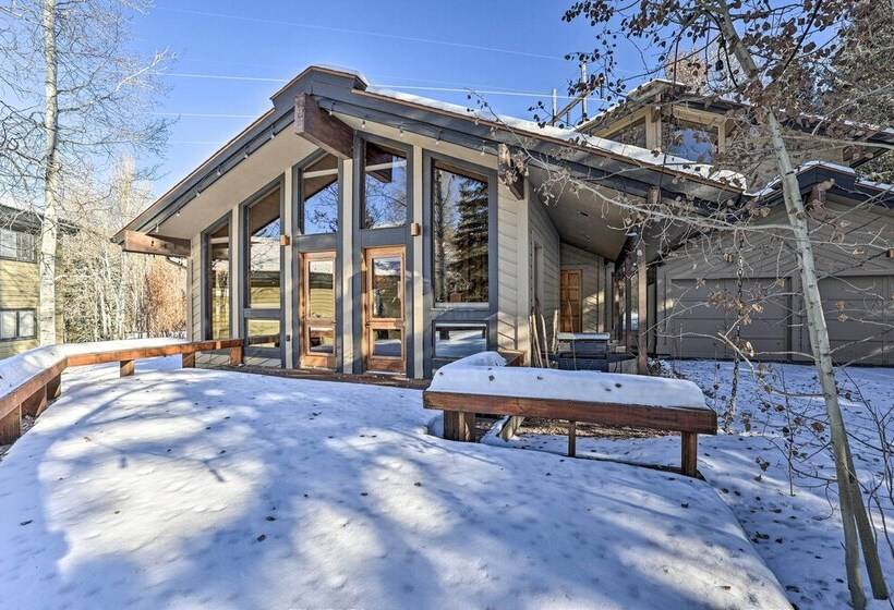 Serene Ski Retreat   3 Miles To Sun Valley Resort!