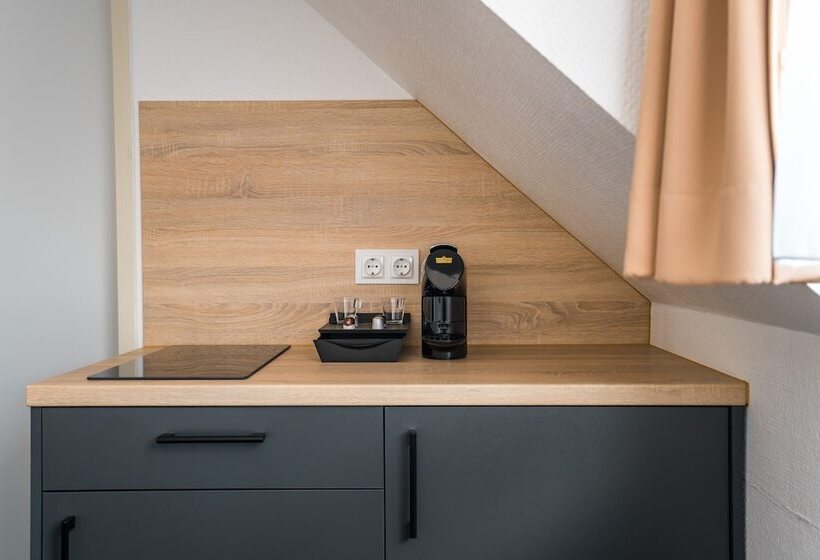 Servus Apartments By Homaris