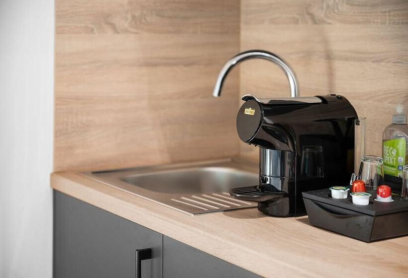 Servus Apartments By Homaris