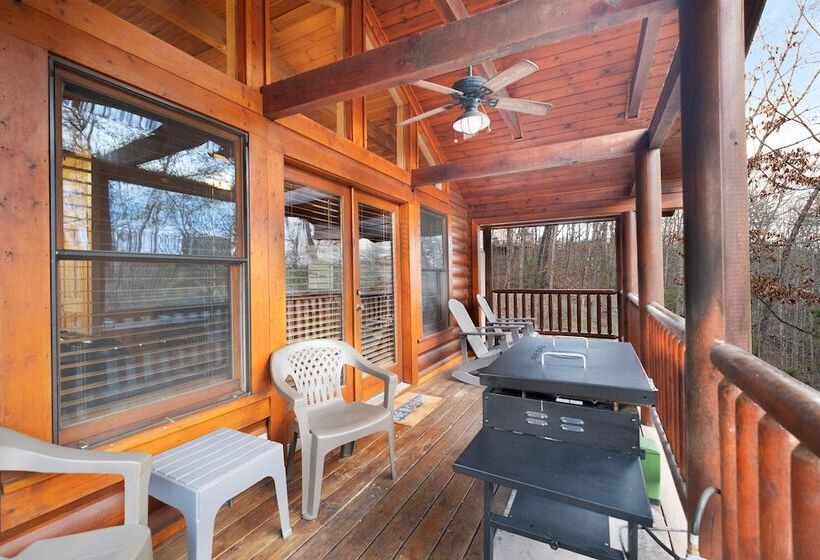 Private Smoky Mtn Log Home W/ 2 Decks + Hot Tub!