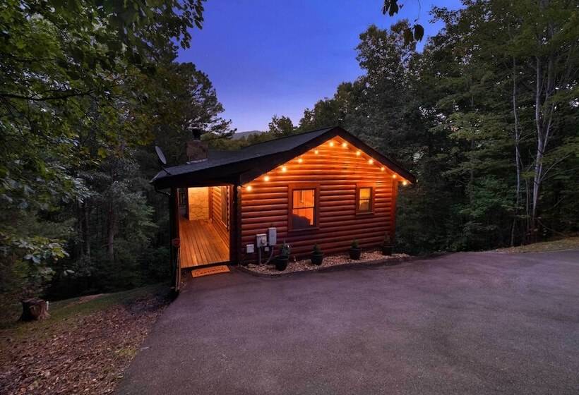 Private Smoky Mtn Log Home W/ 2 Decks + Hot Tub!