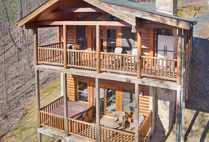 Private Smoky Mtn Log Home W/ 2 Decks + Hot Tub!