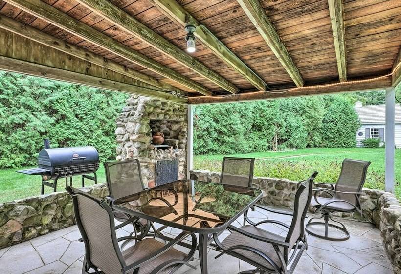 Sheboygan Home W/ Views Of Lake & Lighthouse!