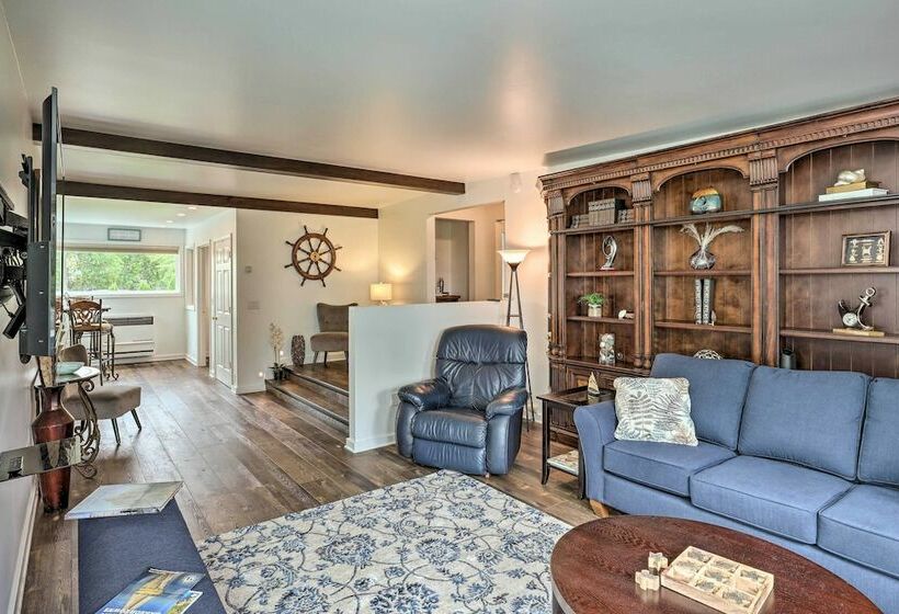 Sheboygan Home W/ Views Of Lake & Lighthouse!