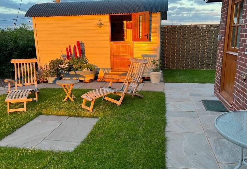 Shepherd S Hut In A Herefordshire Cider Orchard