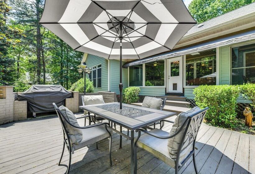 Sherrills Ford Escape W/ Hot Tub, Deck & Yard