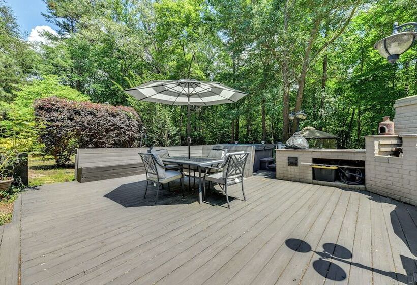 Sherrills Ford Escape W/ Hot Tub, Deck & Yard