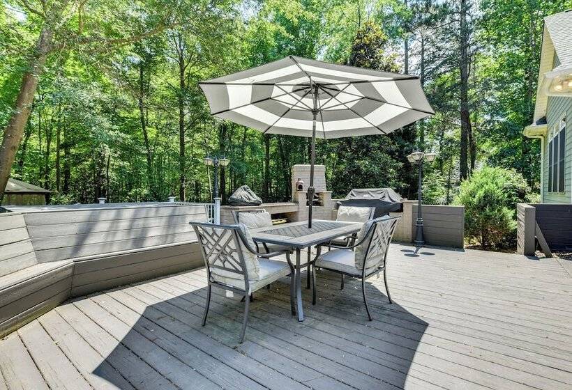 Sherrills Ford Escape W/ Hot Tub, Deck & Yard