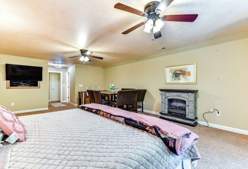 Sherrills Ford Escape W/ Hot Tub, Deck & Yard