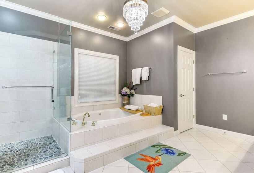 Sherrills Ford Escape W/ Hot Tub, Deck & Yard