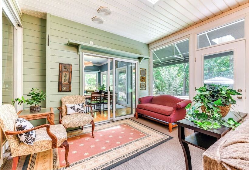 Sherrills Ford Escape W/ Hot Tub, Deck & Yard