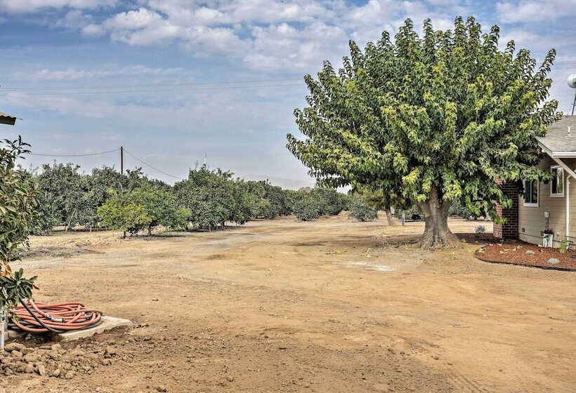 Sierra Nevada Mountain Retreat, Set On Citrus Farm