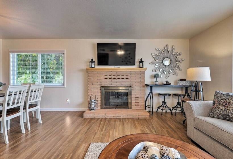 Sierra Nevada Mountain Retreat, Set On Citrus Farm