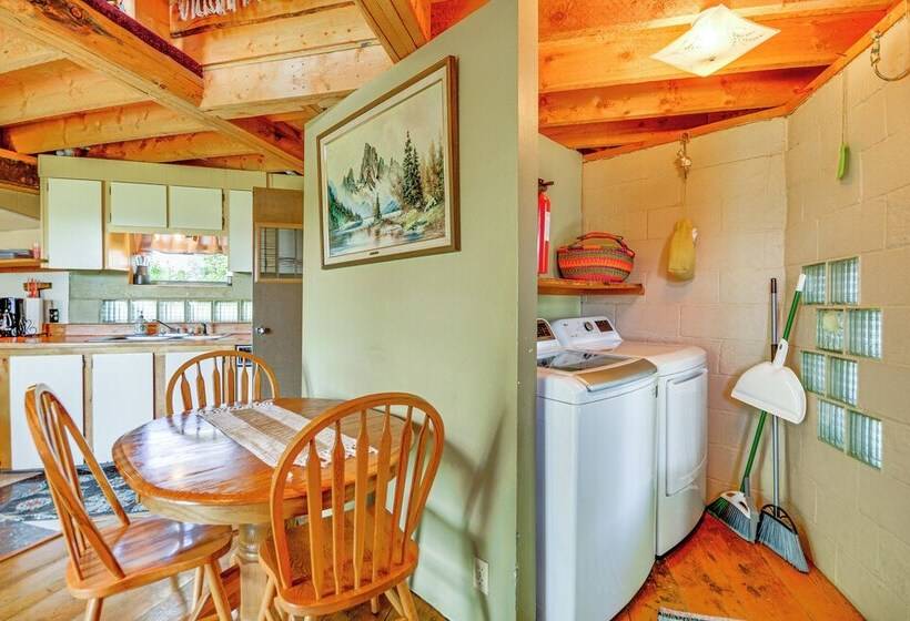 Snowflake Cabin    Mins To Cody & Red Lodge!