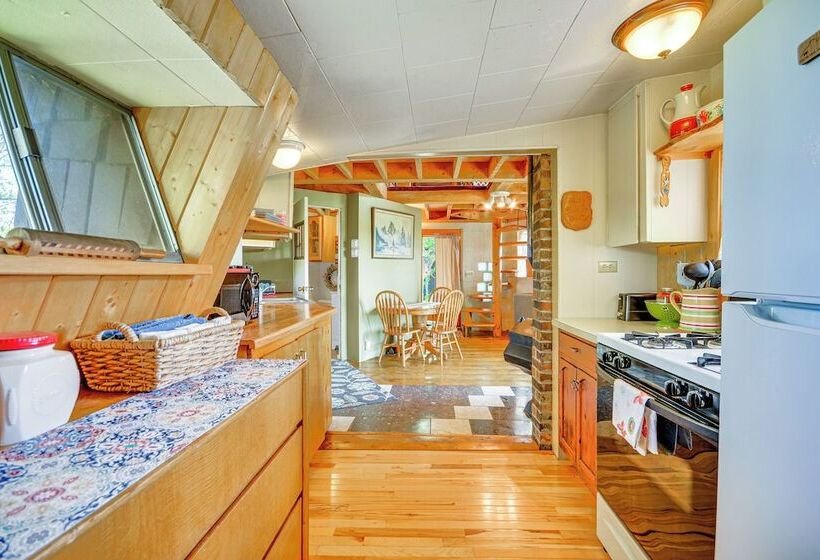 Snowflake Cabin    Mins To Cody & Red Lodge!