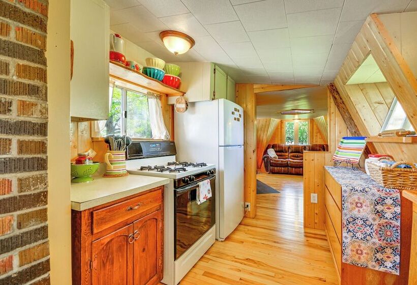 Snowflake Cabin    Mins To Cody & Red Lodge!