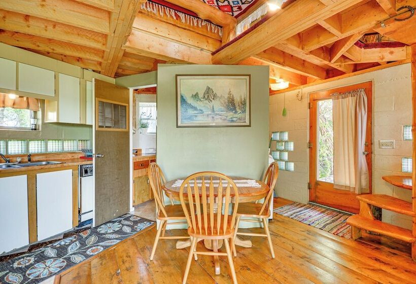 Snowflake Cabin    Mins To Cody & Red Lodge!