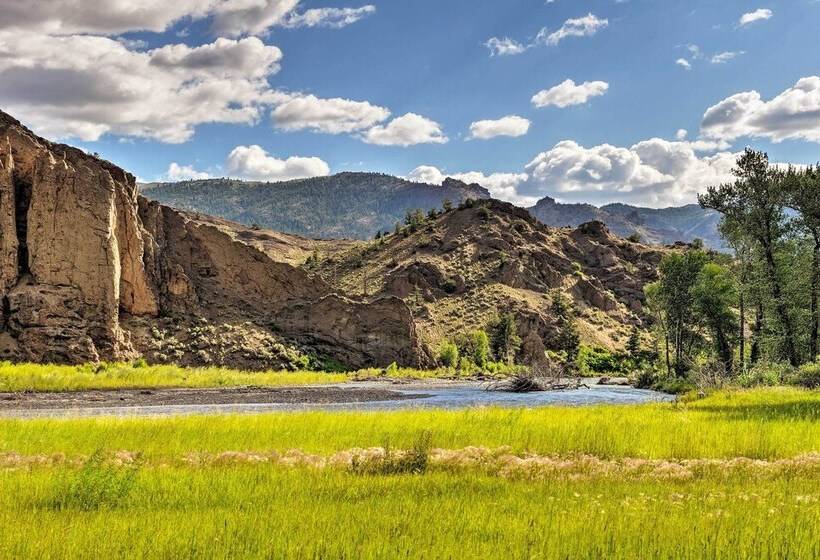 Snowflake Cabin    Mins To Cody & Red Lodge!