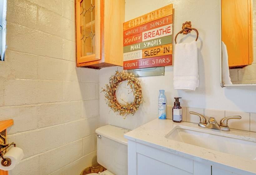 Snowflake Cabin    Mins To Cody & Red Lodge!