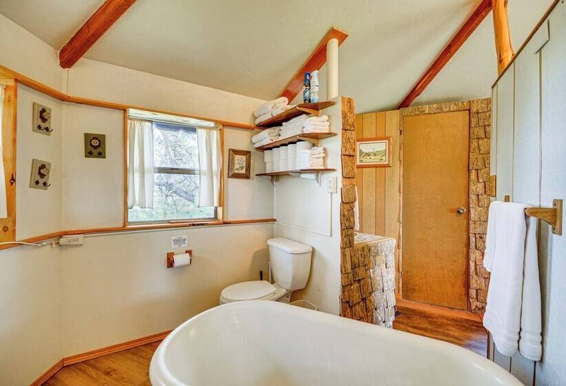 Snowflake Cabin    Mins To Cody & Red Lodge!