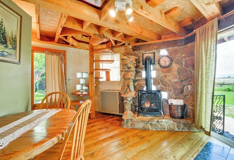 Snowflake Cabin    Mins To Cody & Red Lodge!