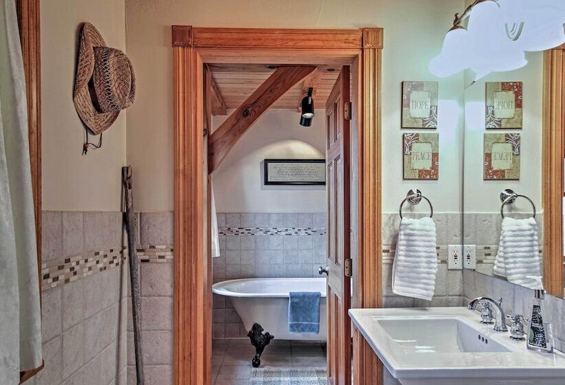 Spearfish Home On 40 Acres W/ Private Lake!