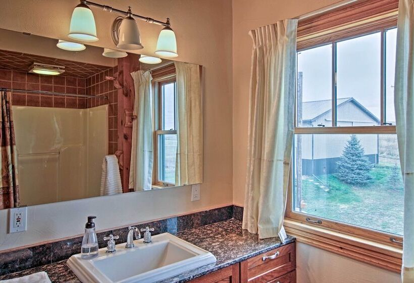 Spearfish Home On 40 Acres W/ Private Lake!