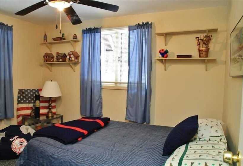 South Londonderry Home, Walk To Magic Mtn Ski Area