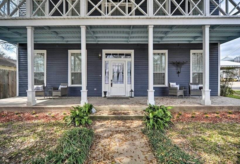 Spacious Abode, Walk To Texas Heroes Square!