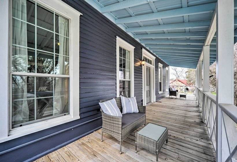 Spacious Abode, Walk To Texas Heroes Square!