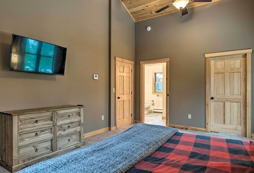 Spacious Cabin: 10 Mi To Sunday River Skiing!