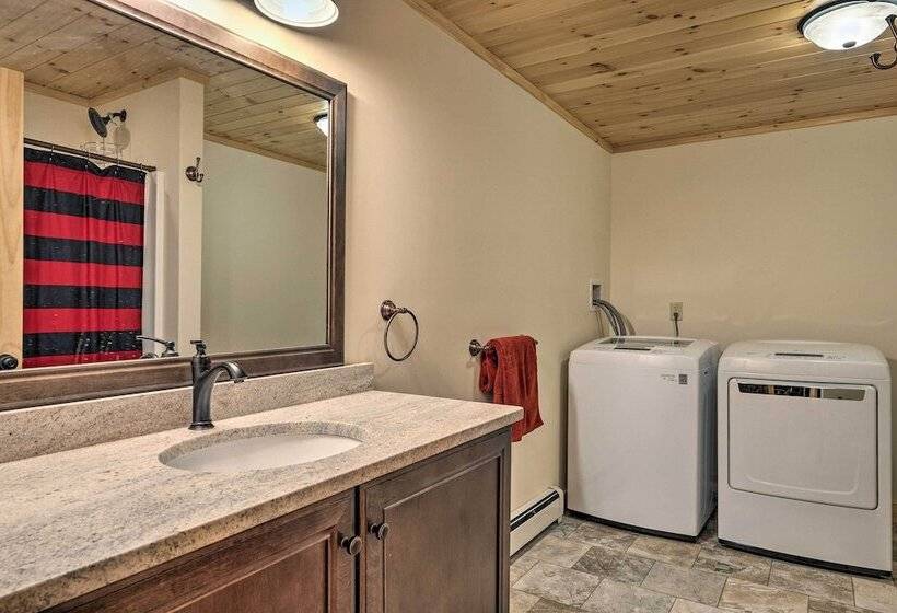 Spacious Cabin: 10 Mi To Sunday River Skiing!
