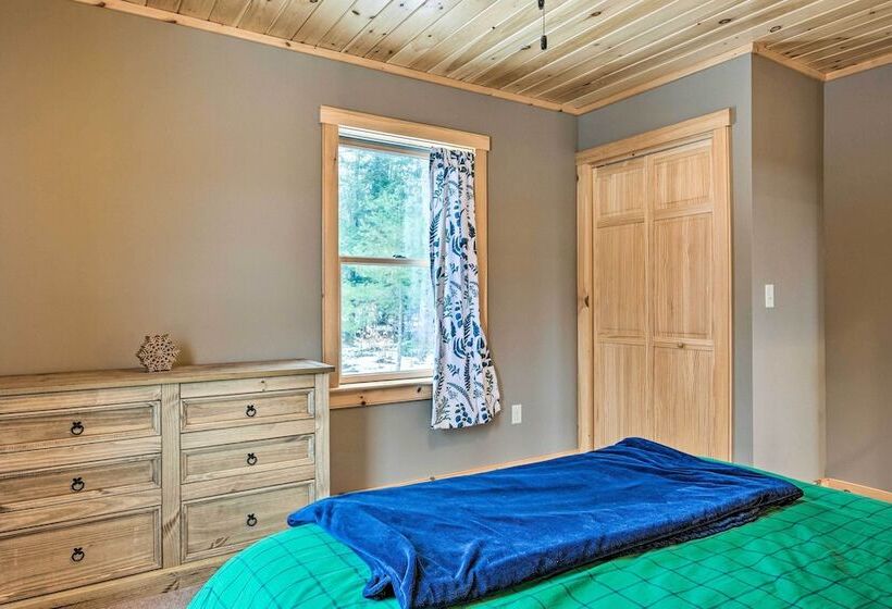 Spacious Cabin: 10 Mi To Sunday River Skiing!