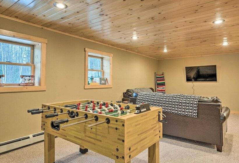 Spacious Cabin: 10 Mi To Sunday River Skiing!