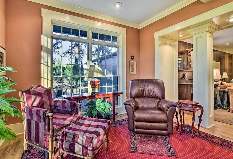 Spacious Hillsboro Home ~ 18 Mi To Portland!