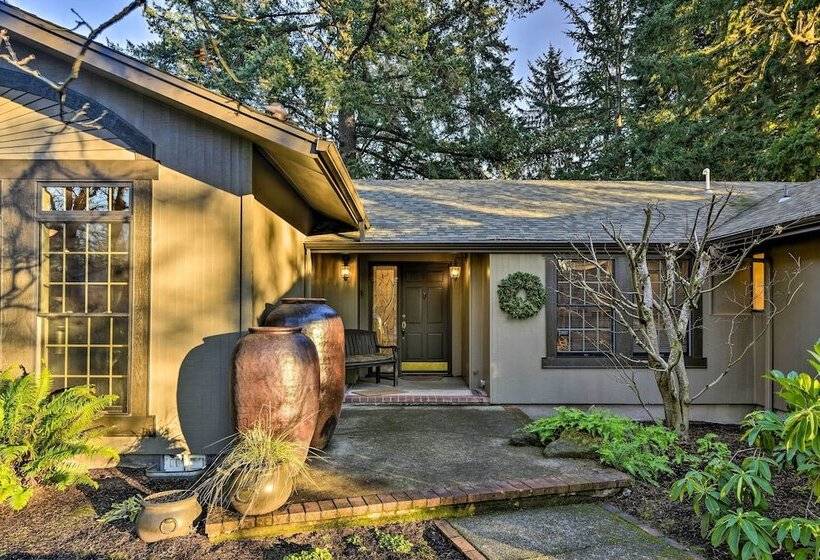 Spacious Hillsboro Home ~ 18 Mi To Portland!