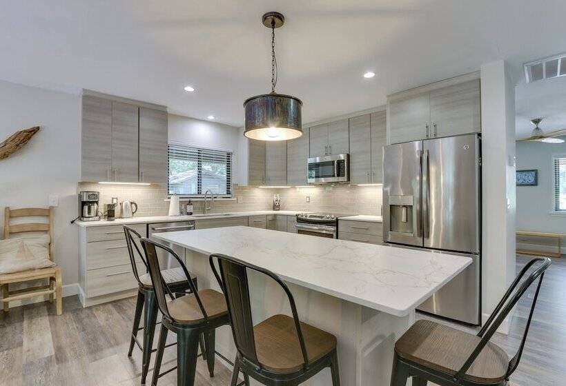 1 Mi To Harbour Town: Sea Pines Resort Home