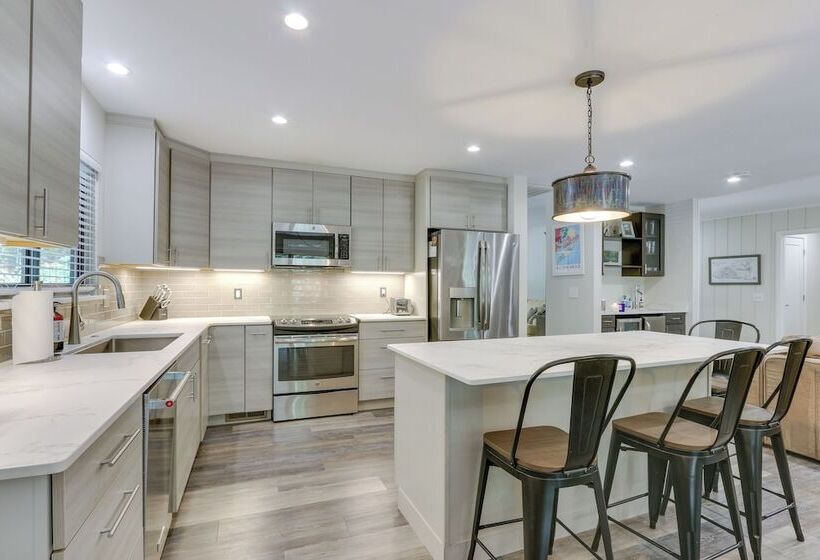 1 Mi To Harbour Town: Sea Pines Resort Home