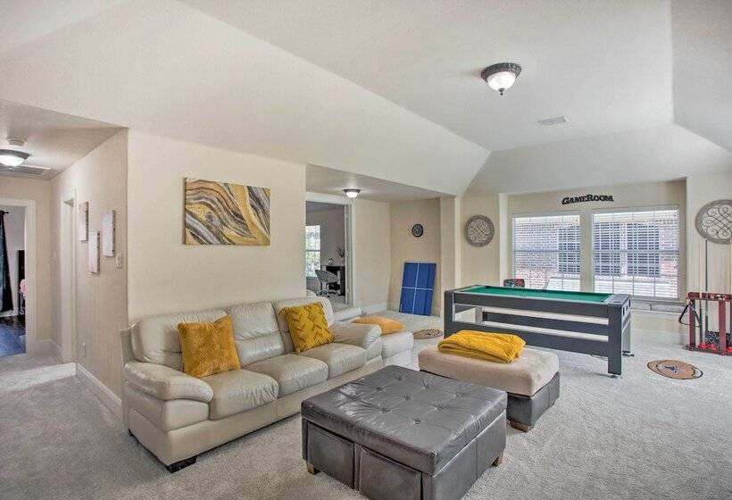 Private Pool & Hot Tub: Spacious Murphy Getaway