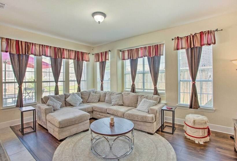 Private Pool & Hot Tub: Spacious Murphy Getaway