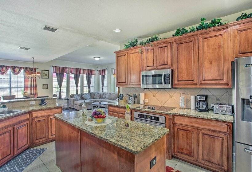 Private Pool & Hot Tub: Spacious Murphy Getaway