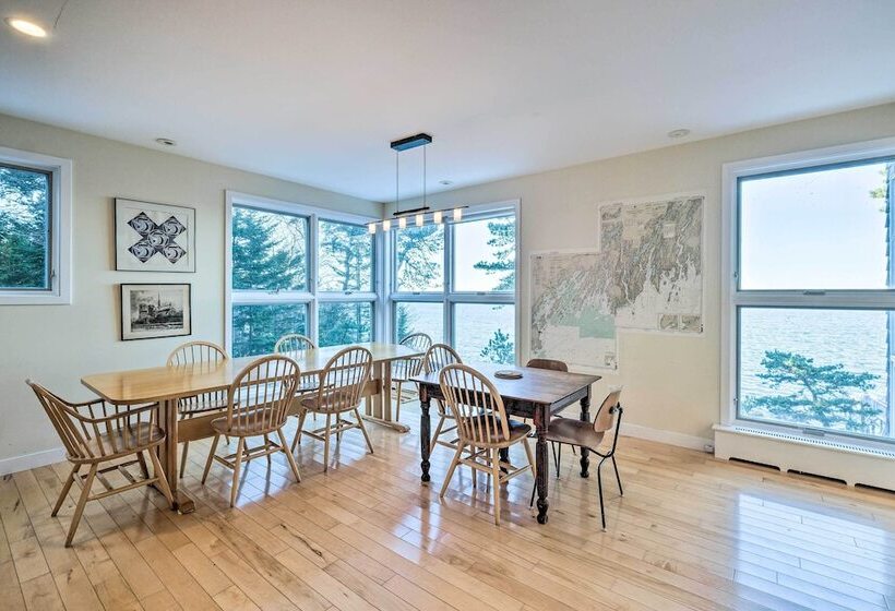 Spacious Phippsburg Home W/ Oceanfront Views