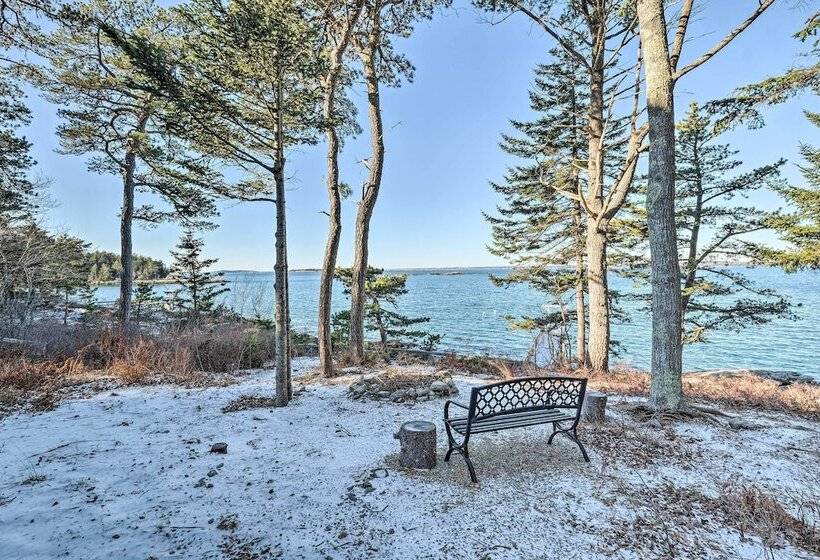 Spacious Phippsburg Home W/ Oceanfront Views