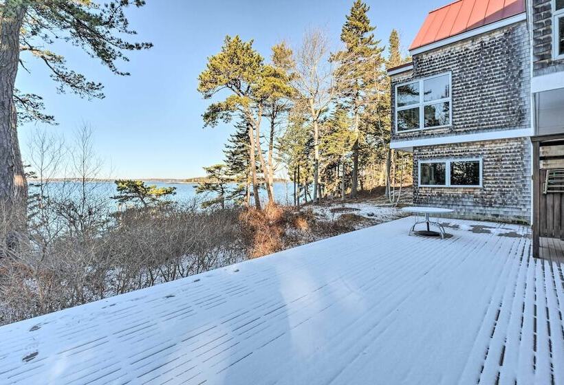 Spacious Phippsburg Home W/ Oceanfront Views