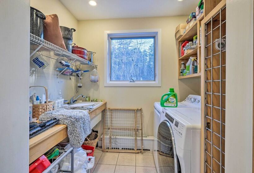 Spacious Phippsburg Home W/ Oceanfront Views