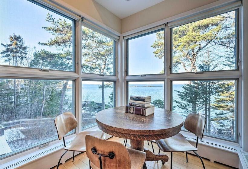 Spacious Phippsburg Home W/ Oceanfront Views