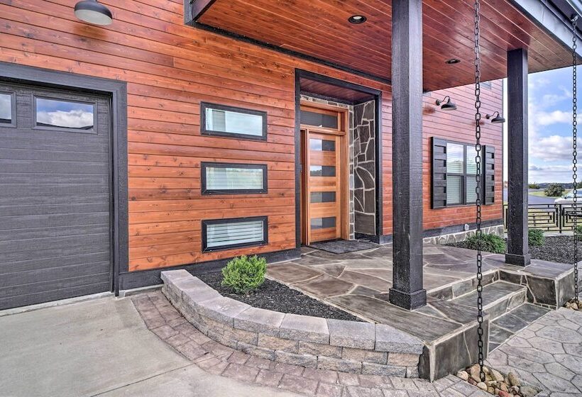 Spacious Sevierville Home W/ Hot Tub!