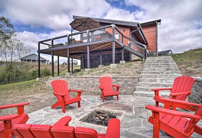 Spacious Sevierville Home W/ Hot Tub!